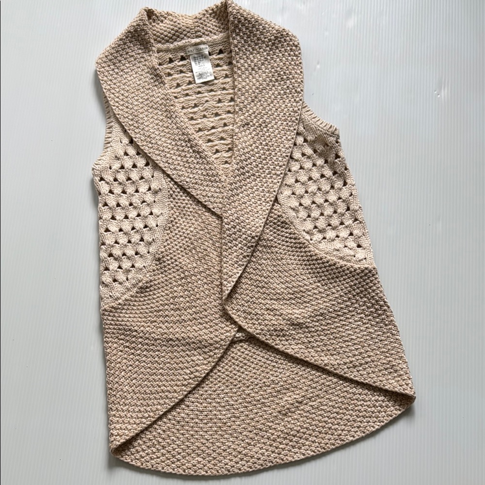 Max Studio Cream - light tan textured Sweater Vest. Girls size medium.